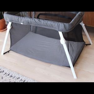 Lotus Travel Crib